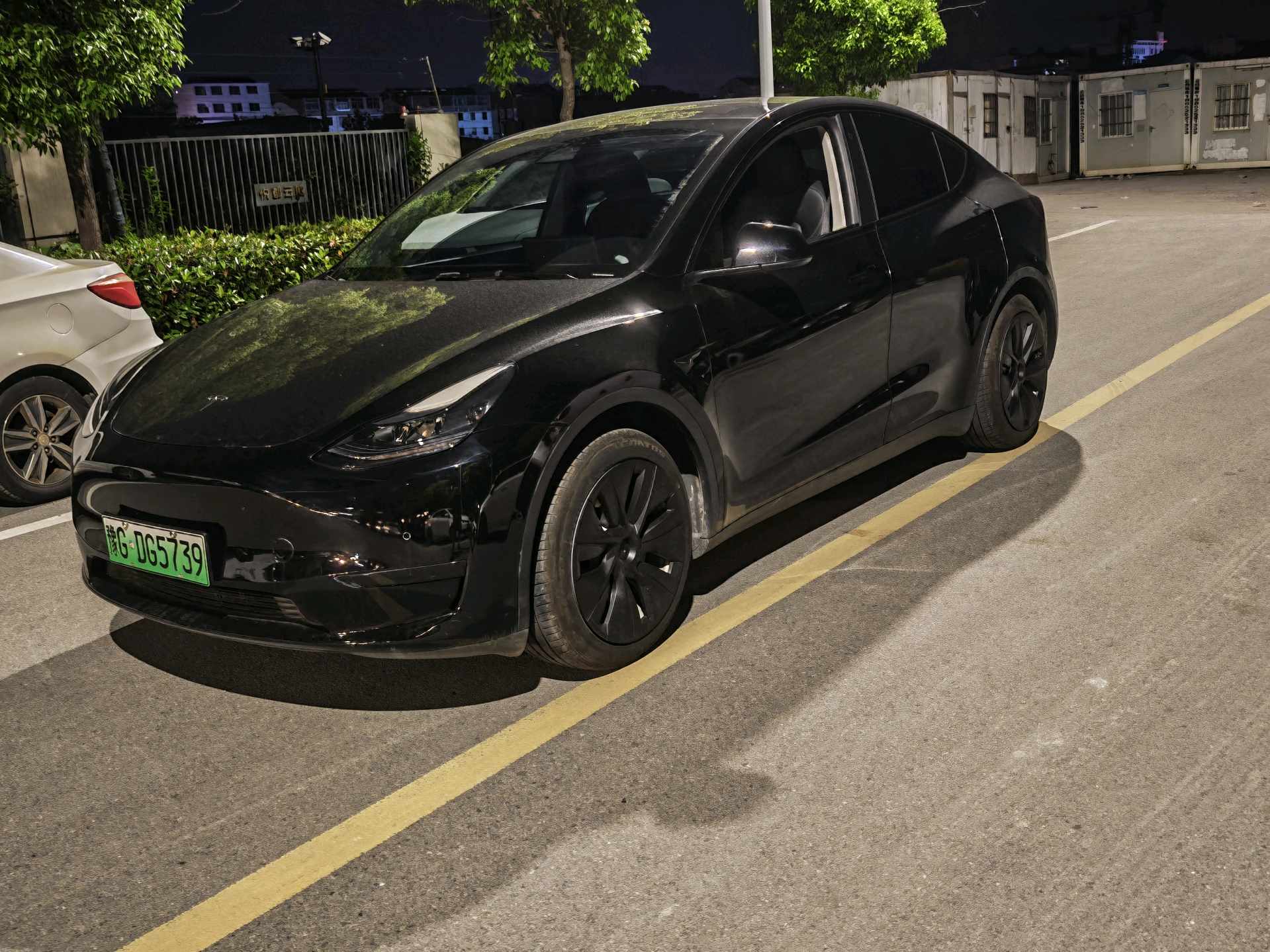 Tesla Model Y 2022 immagine di auto 