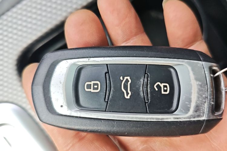 GEELY Emgrand GS 2018 car image #9