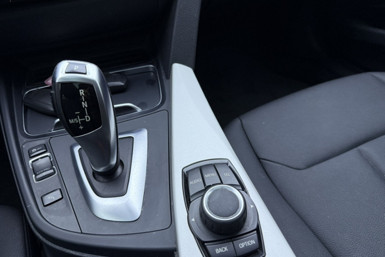 BMW 3 Series GT 2017 #19 BMW 3 Series GT 2017 imagen de coche #19