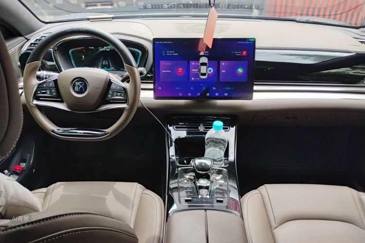 BYD Han 2022 immagine di auto #11