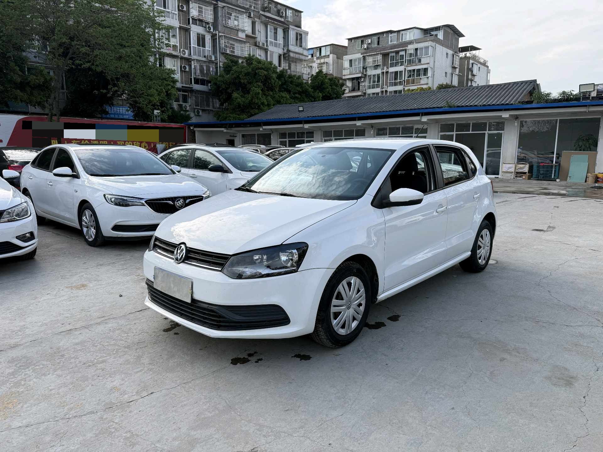 Volkswagen Polo 2016 car image 