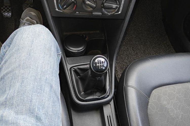 Volkswagen Santana 2015 #18 Volkswagen Santana 2015 صورة سيارة #18