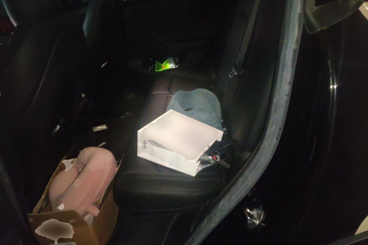 Tesla Model Y 2022 car image #10