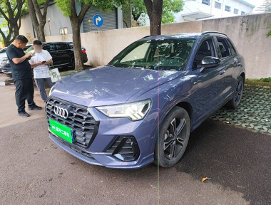 Audi Q3 2022 car image 