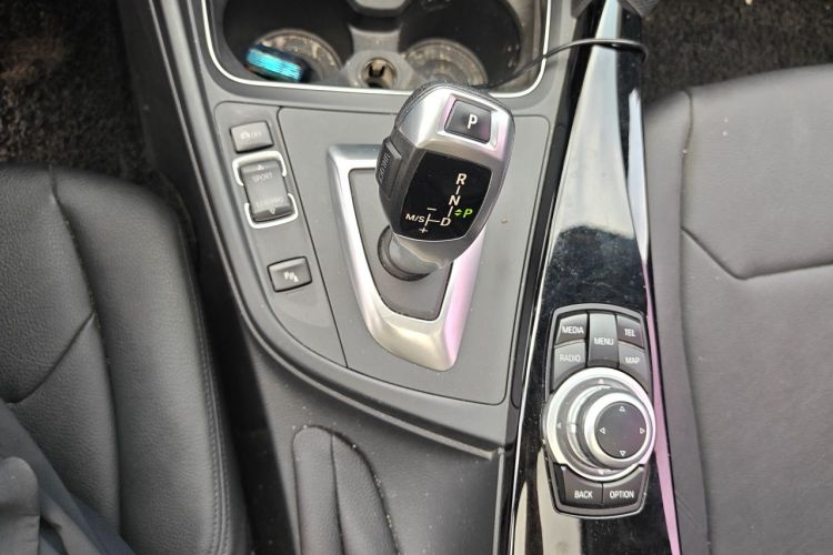 BMW 3 Series 2016 car image #14
