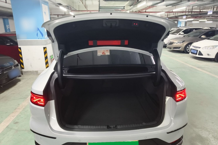 BYD Han 2024 car image #19