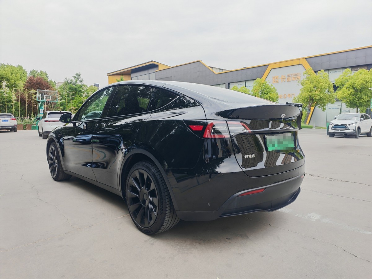 Tesla Model Y 2022 #4 Tesla Model Y 2022 car image #4