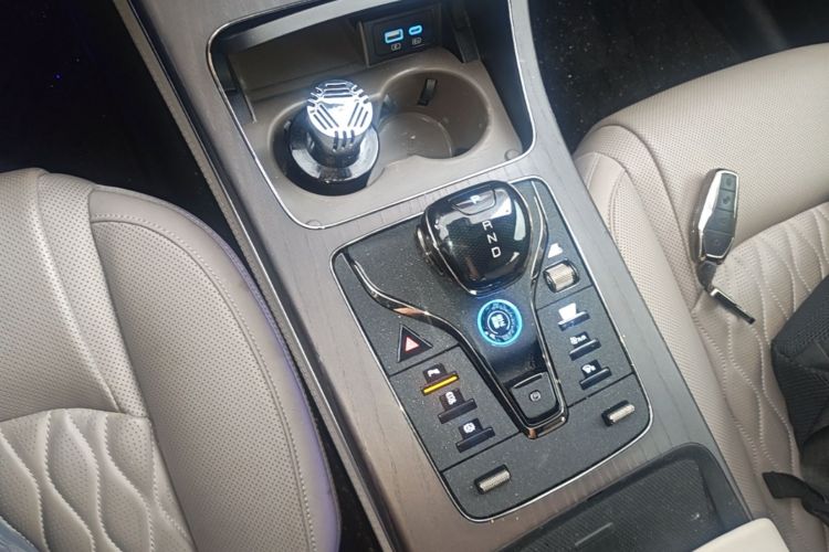 BYD Han 2024 car image #14
