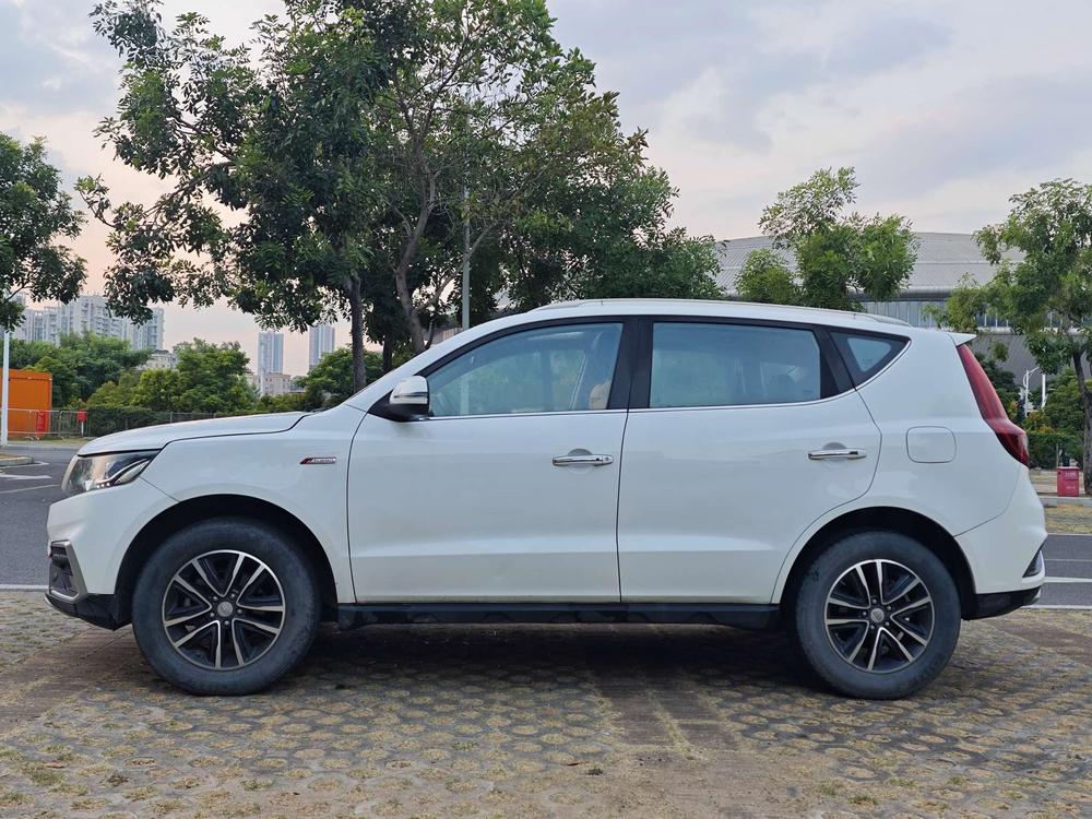 GEELY Vision X6 2018 image de voiture #4