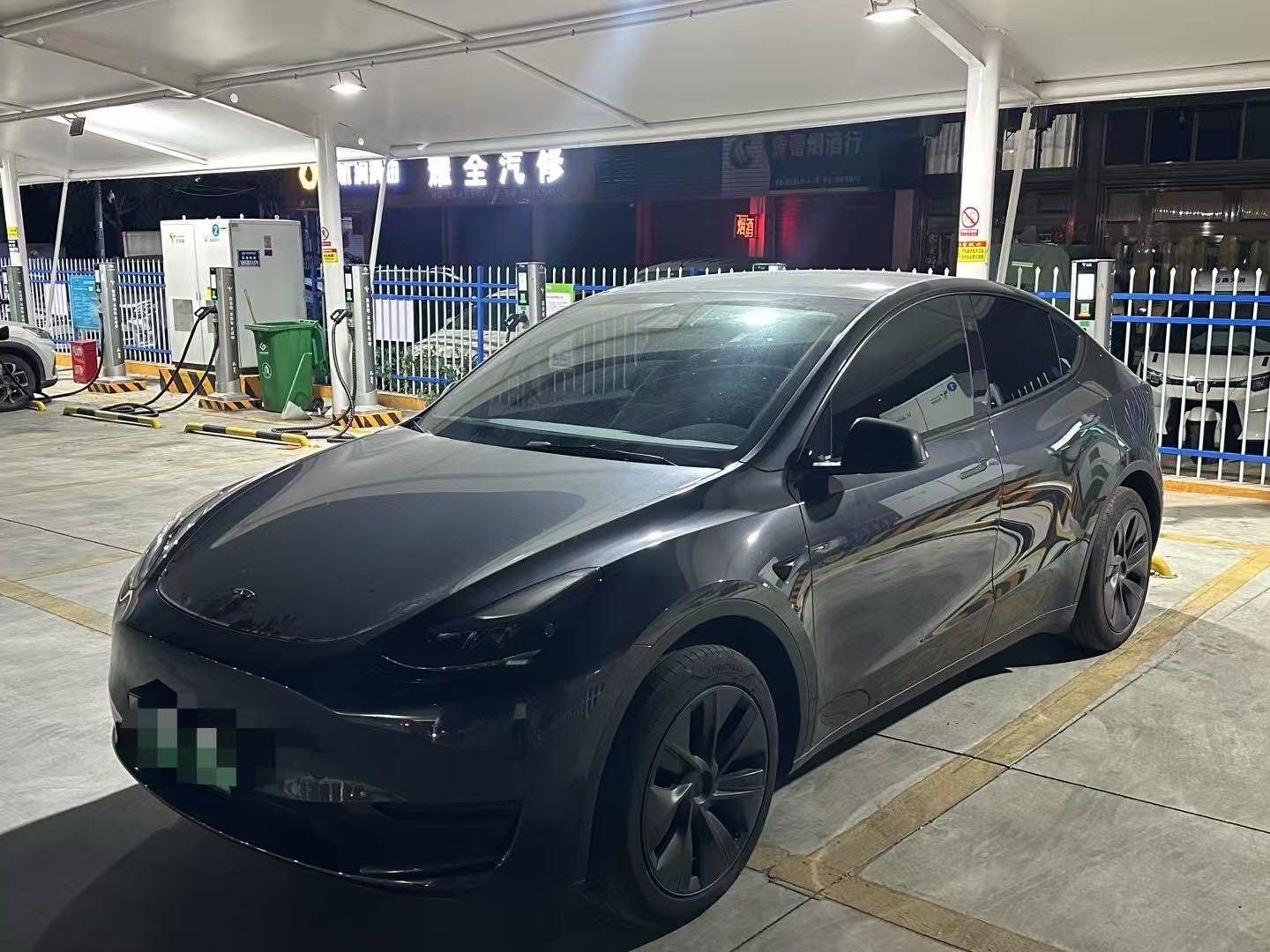 Tesla Model Y 2024 Tesla Model Y 2024 car image