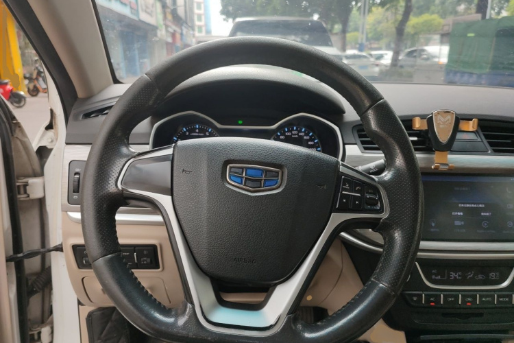 GEELY Emgrand 2017 car image #11