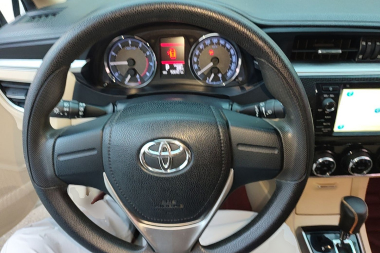 Toyota Corolla 2014 #11 Toyota Corolla 2014 car image #11