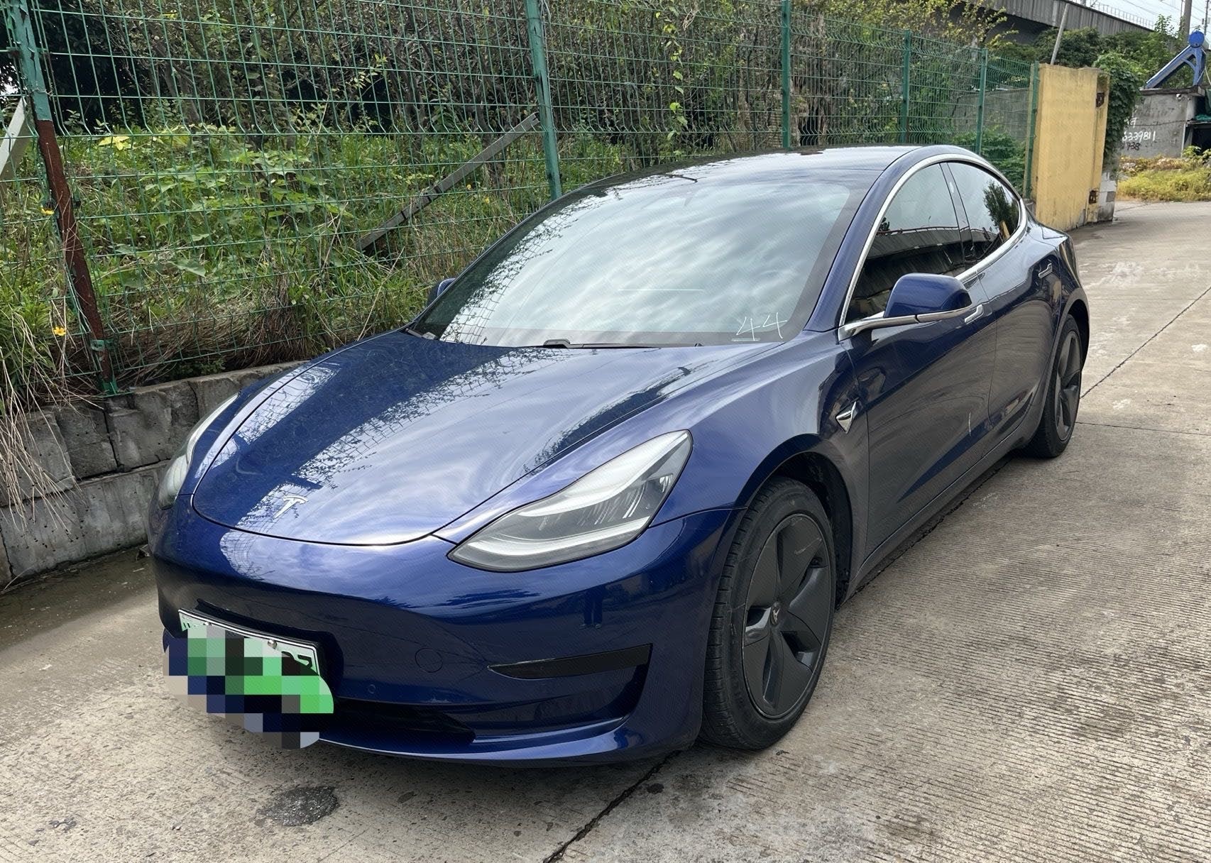 Tesla Model 3 2020 car image 