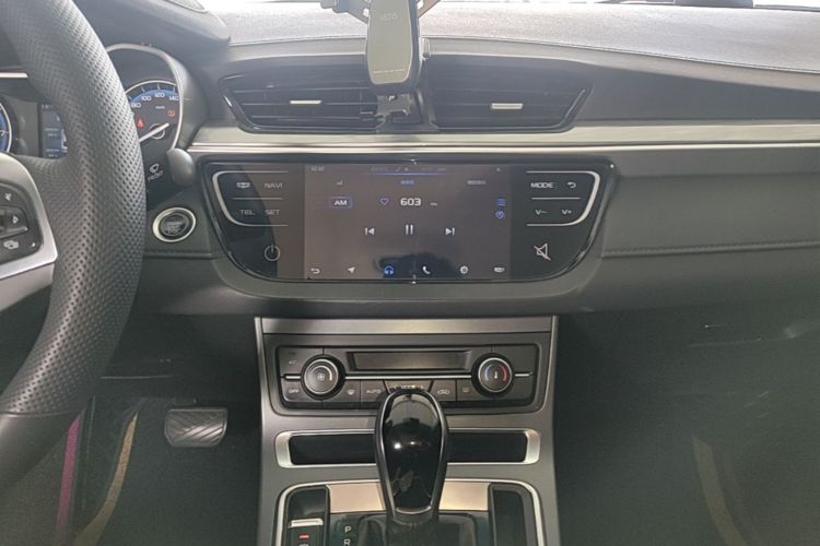 GEELY Emgrand 2019 car image #13