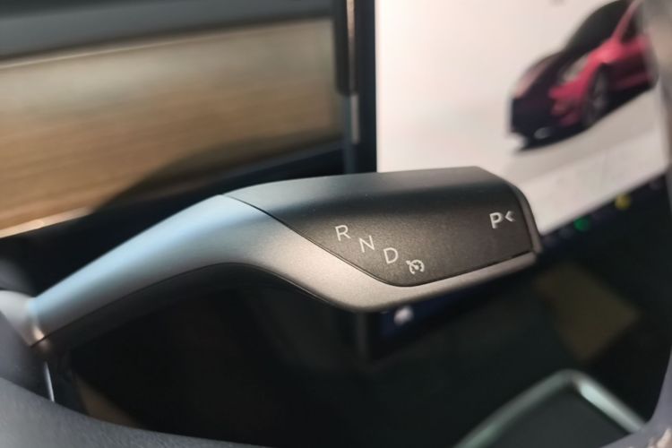 Tesla Model 3 2022 car image #14