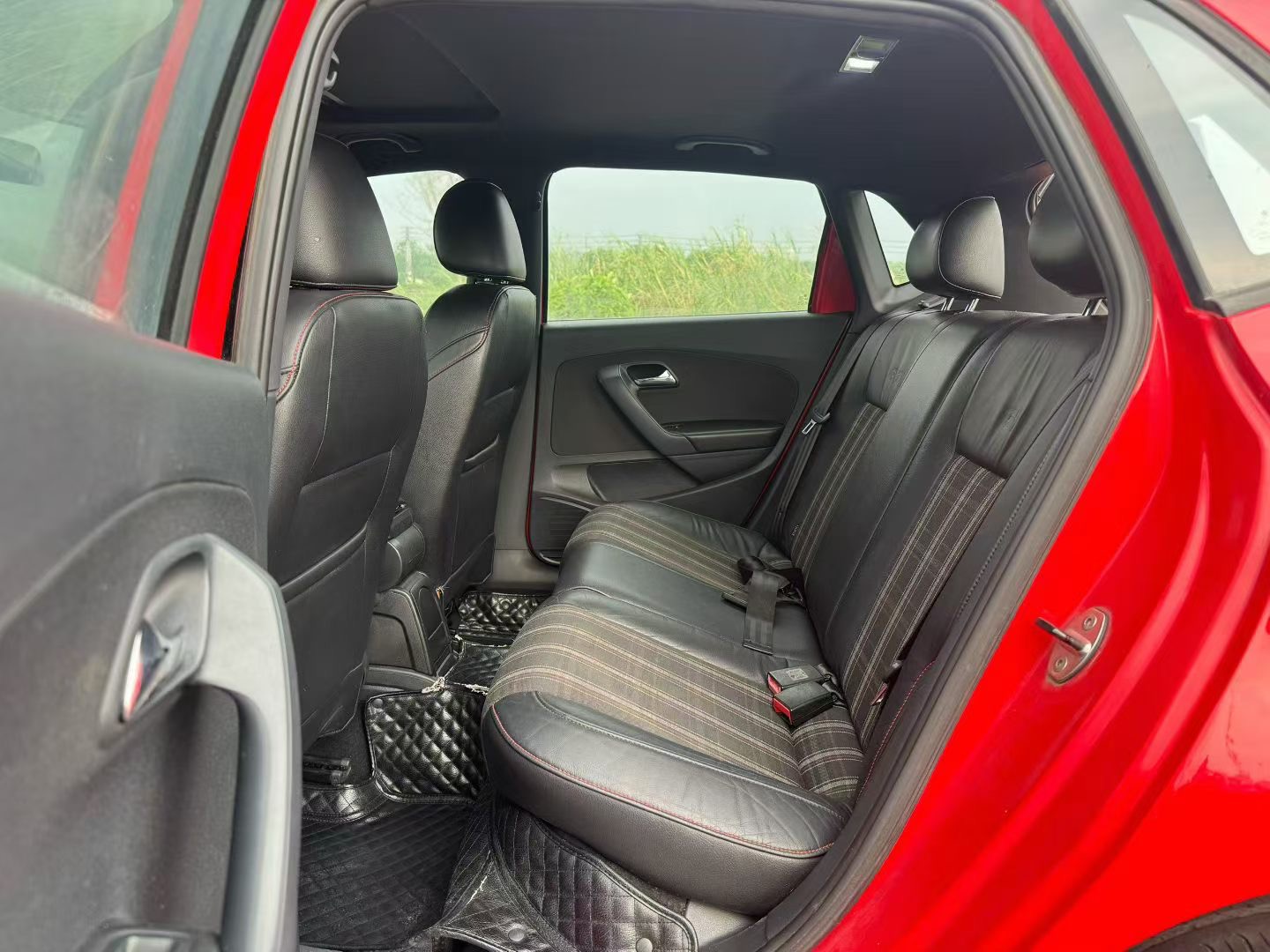 Volkswagen Polo 2014 car image #6