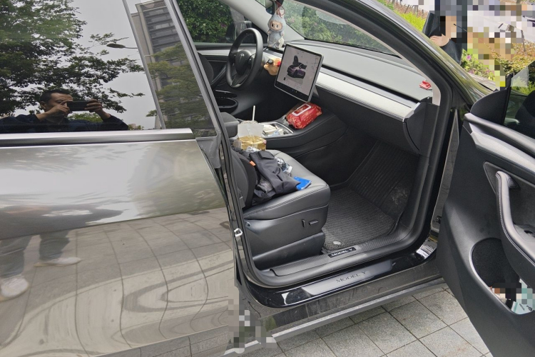 Tesla Model Y 2023 #27 Tesla Model Y 2023 car image #27