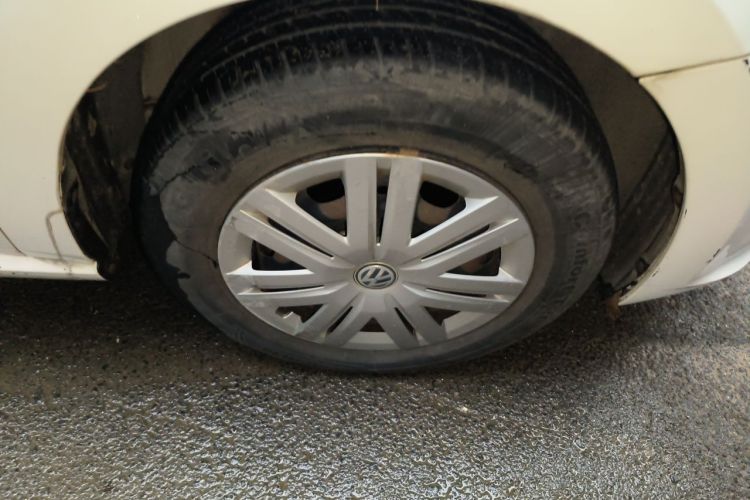 Volkswagen Polo 2015 car image #6