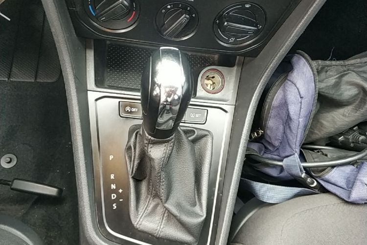 Volkswagen Lavida 2019 car image #18