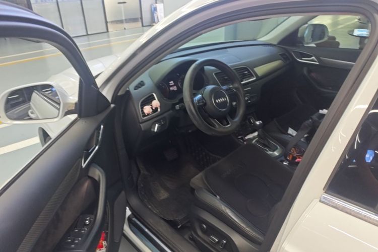 Audi Q3 2018 #16 Audi Q3 2018 car image #16