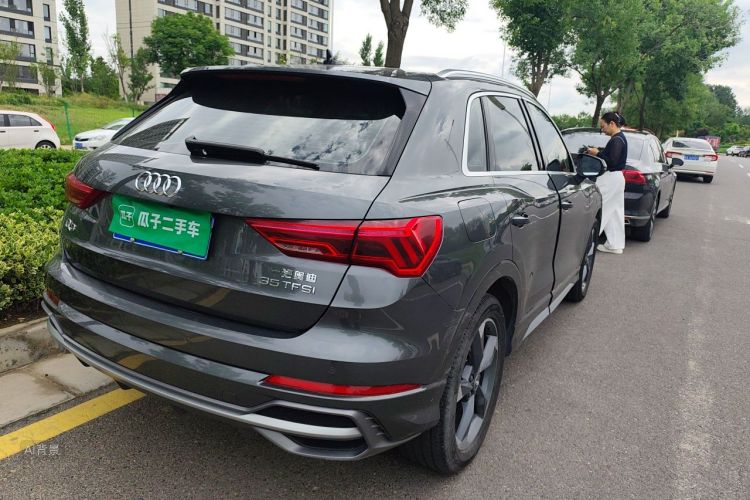 Audi Q3 2020 car image #7