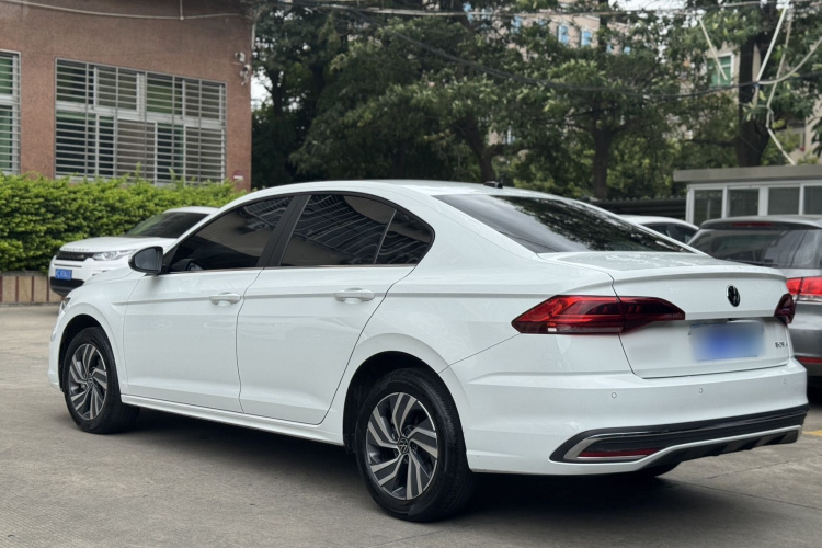 Volkswagen Bora 2025 صورة سيارة #5