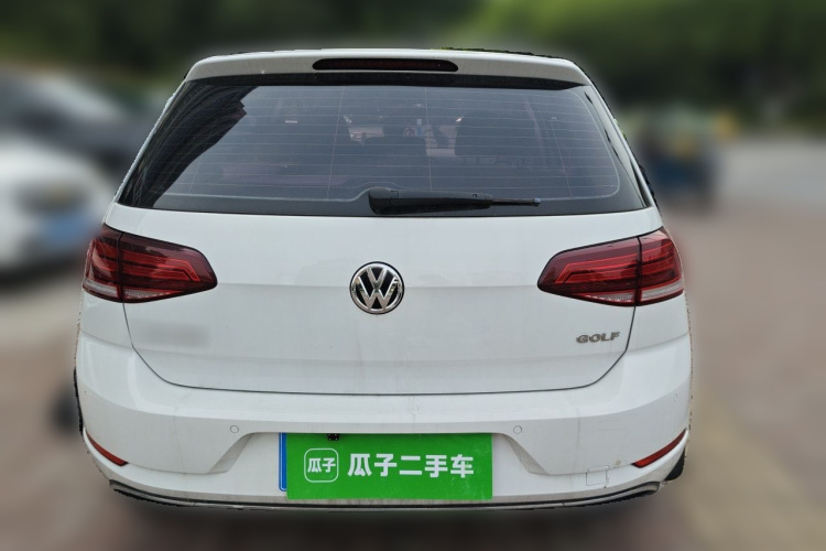 Volkswagen Golf 2018 car image #4