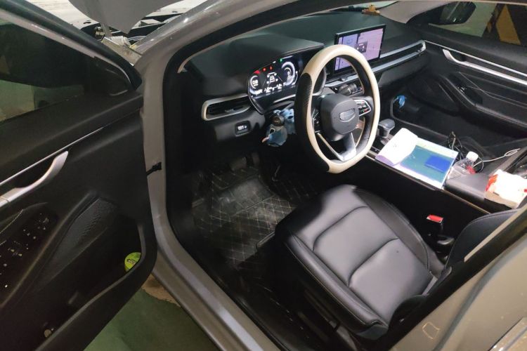 GEELY Emgrand 2025 car image #9
