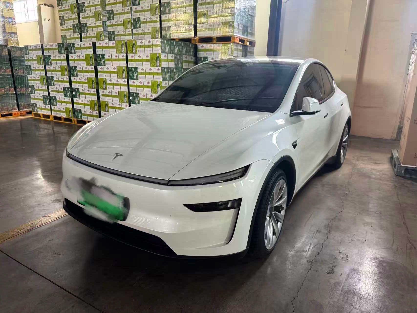 Tesla Model Y 2025 Tesla Model Y 2025 car image