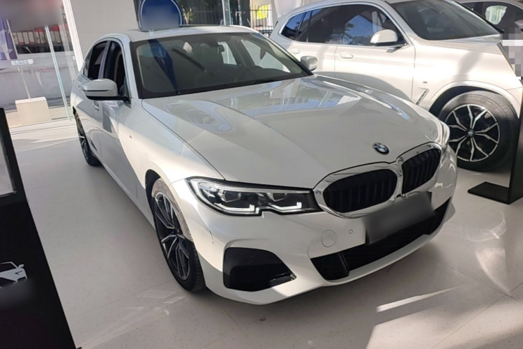 BMW 3 Series 2021 #4 BMW 3 Series 2021 car image #4