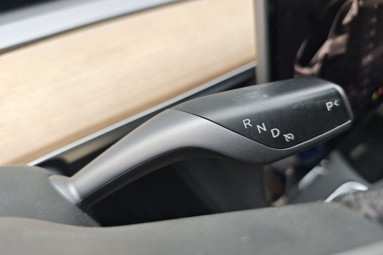 Tesla Model 3 2022 car image #18