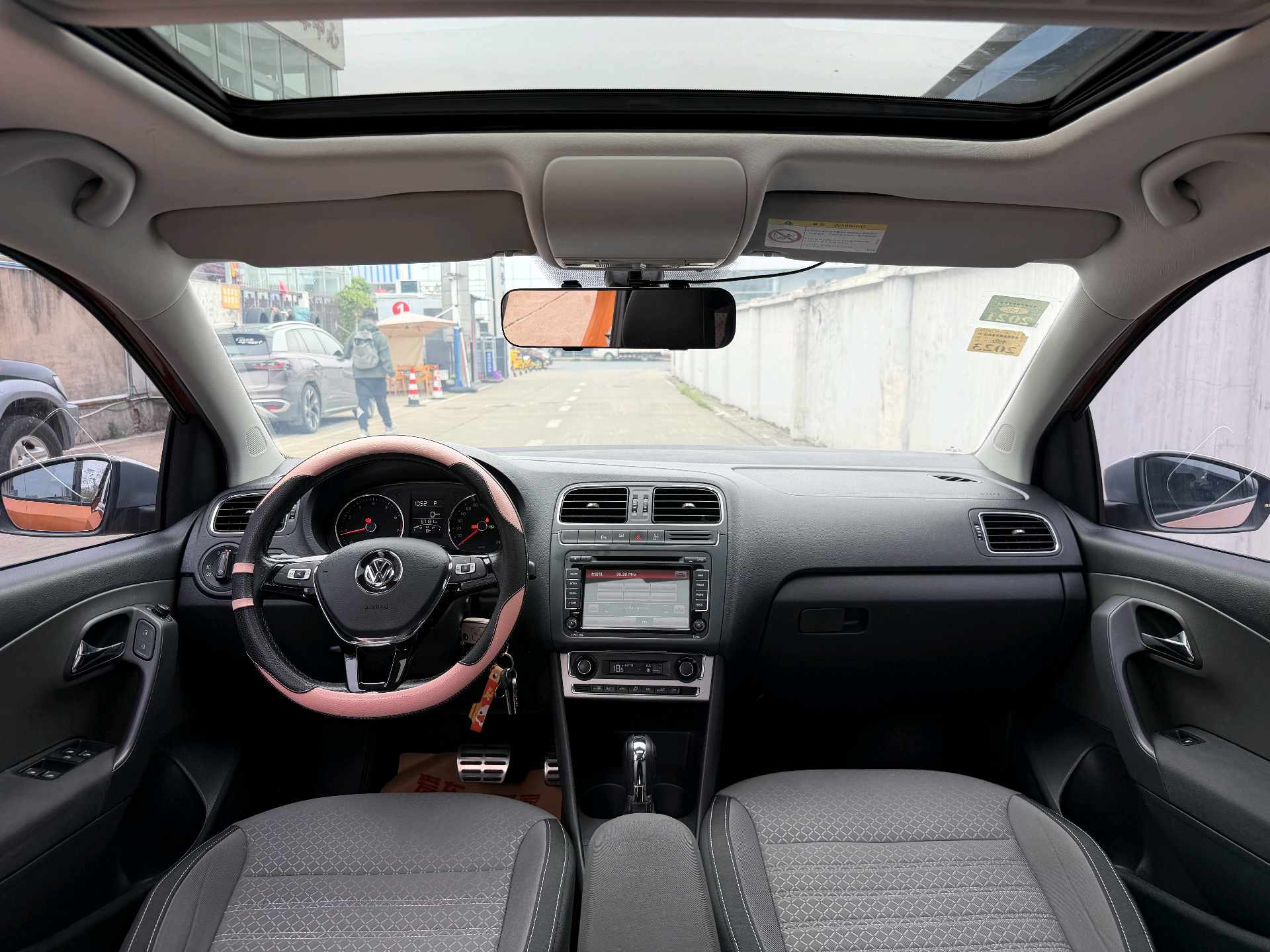 Volkswagen Polo 2015 изображение автомобиля #9