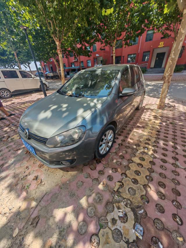 Volkswagen Golf 2011 car image 