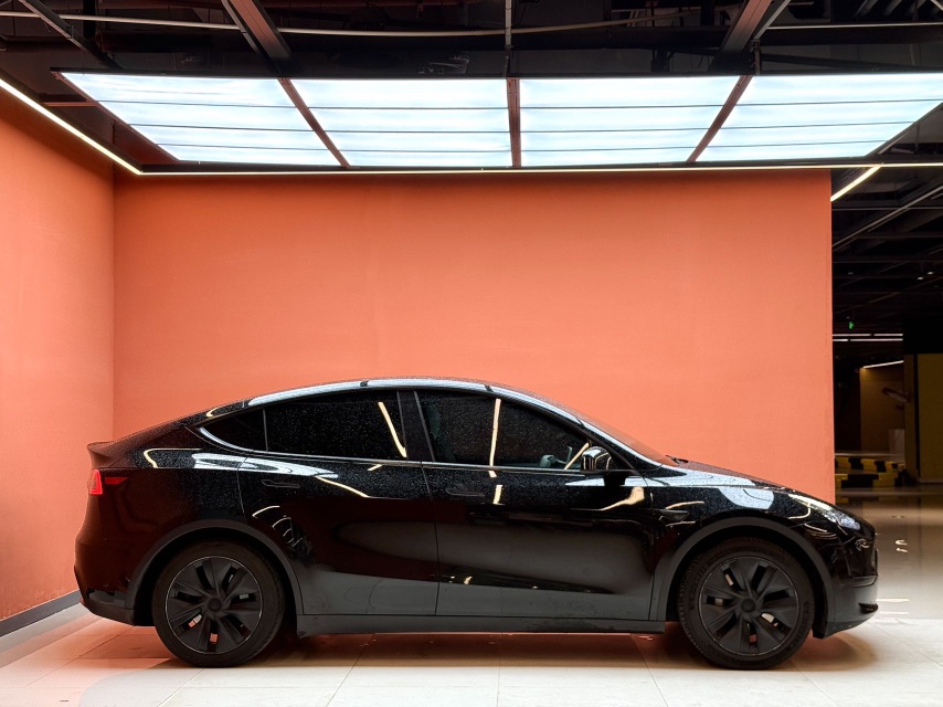 Tesla Model Y 2024 #7 Tesla Model Y 2024 car image #7