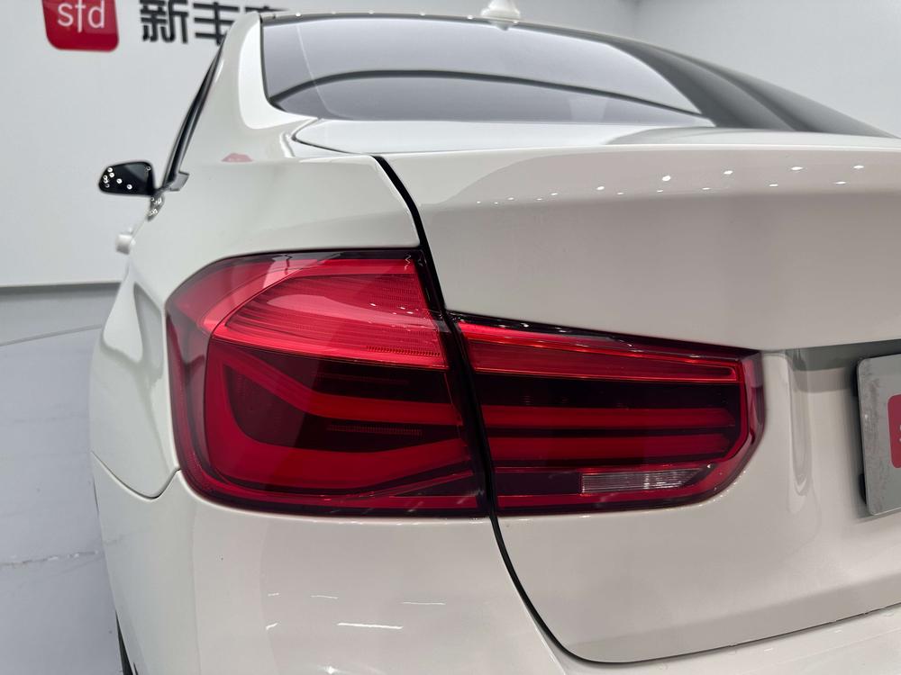BMW 3 Series 2017 car image #10