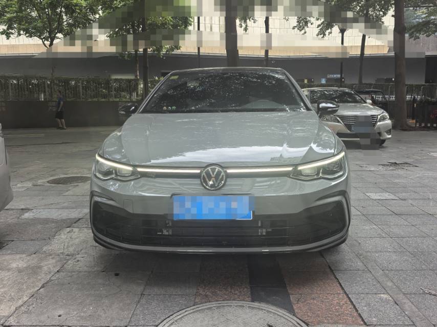 Volkswagen Golf 2021 car image #2