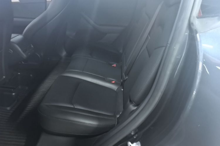 Tesla Model Y 2024 #17 Tesla Model Y 2024 car image #17