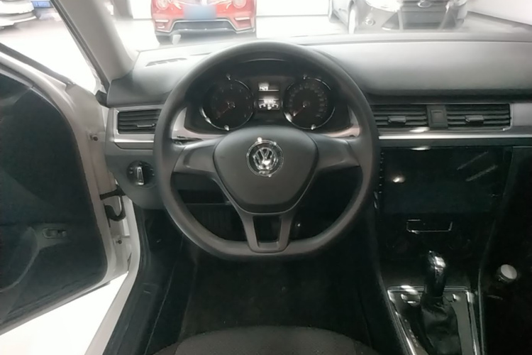 Volkswagen Bora 2020 immagine di auto #11