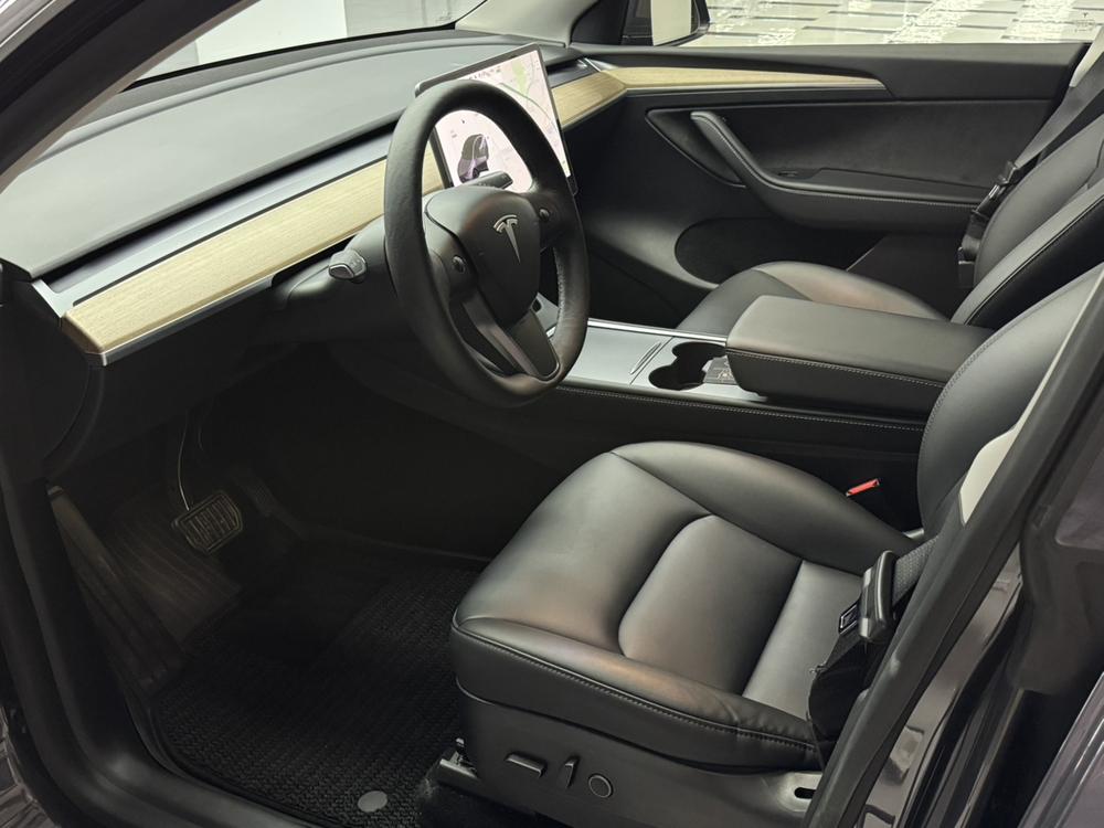 Tesla Model Y 2021 #10 Tesla Model Y 2021 car image #10