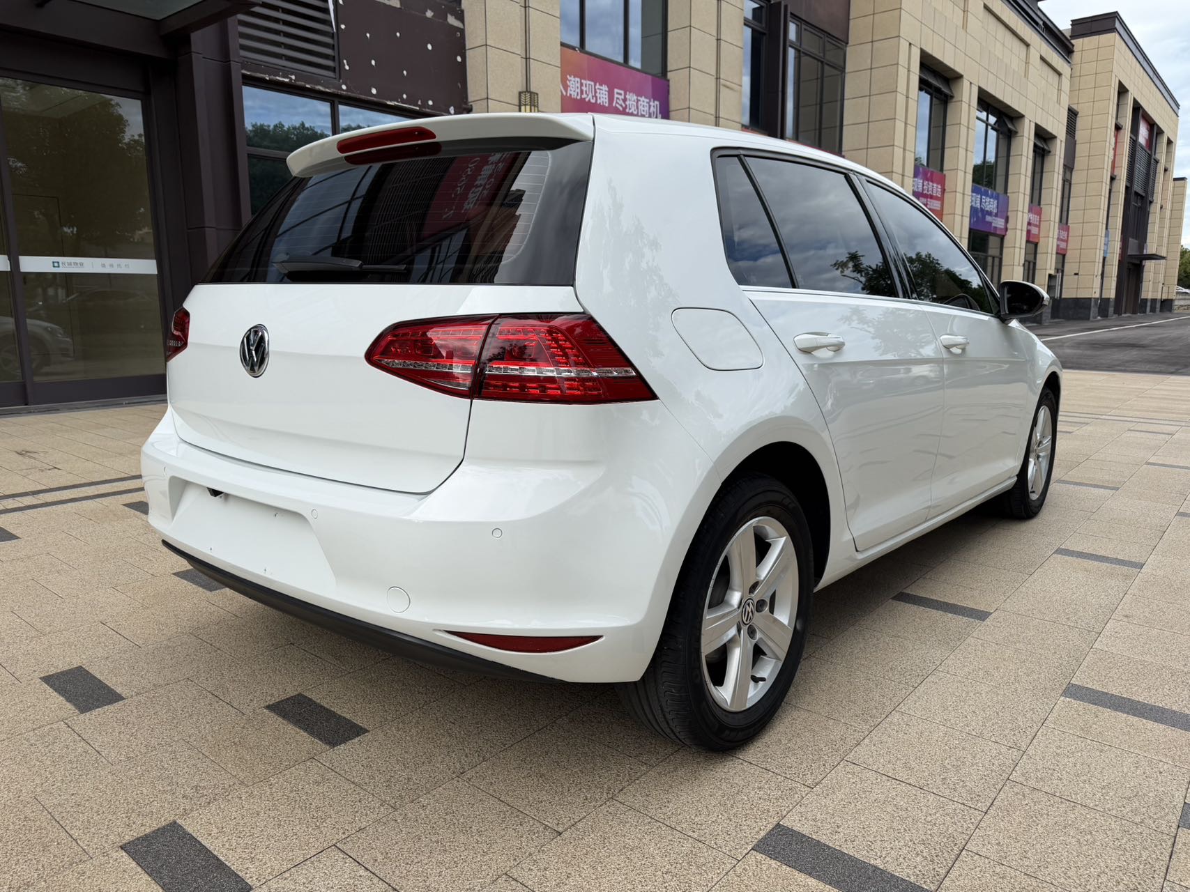Volkswagen Golf 2016 car image #4