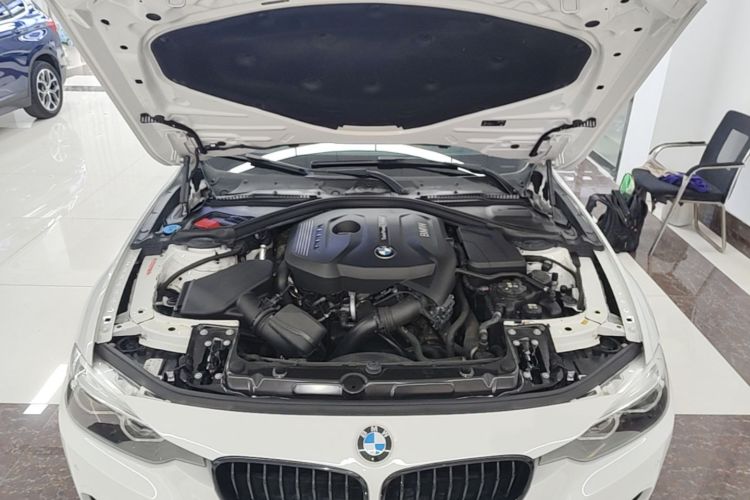 BMW 3 Series 2018 #20 BMW 3 Series 2018 car image #20