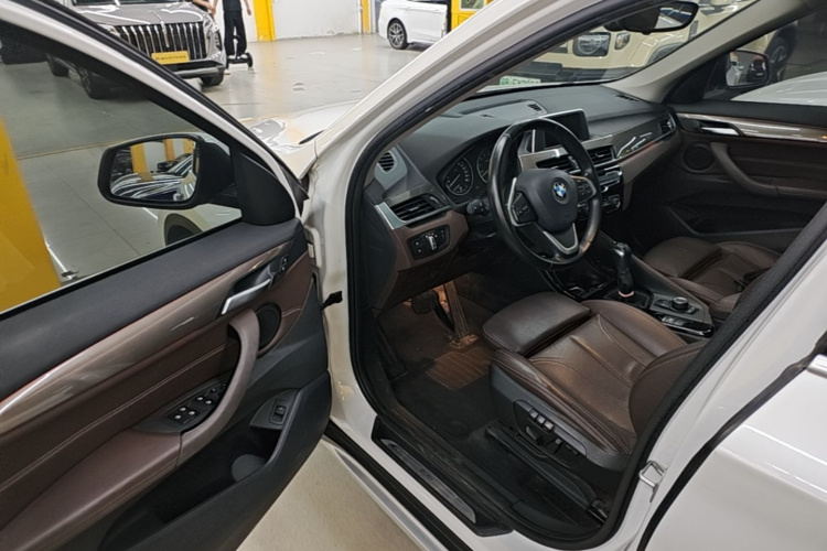 BMW X1 2018 #16 BMW X1 2018 car image #16