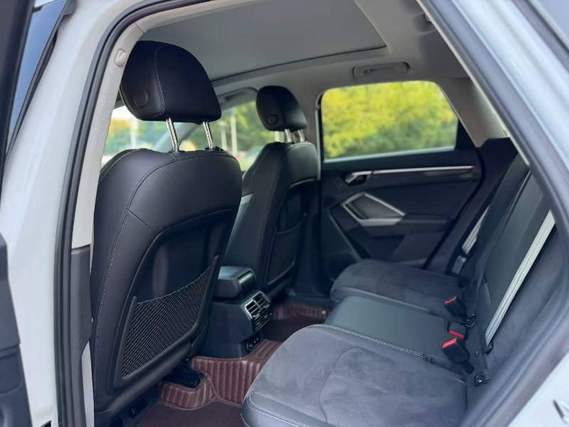 Audi Q3 2022 car image #5