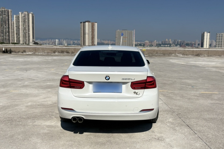 BMW 3 Series 2018 #5 BMW 3 Series 2018 car image #5