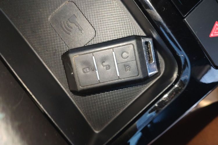 BYD Yuan New Energy 2019 #9 BYD Yuan New Energy 2019 car image #9