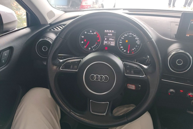 Audi A3 2015 car image #16