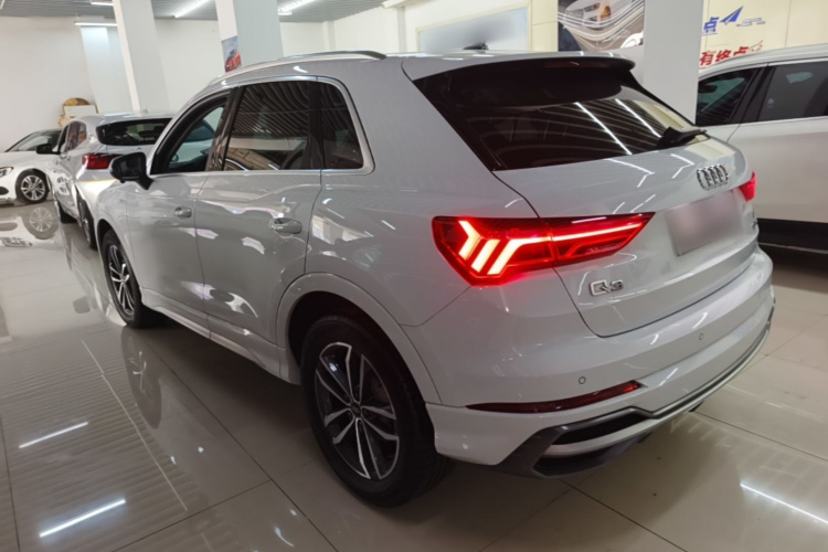 Audi Q3 2023 #5 Audi Q3 2023 car image #5