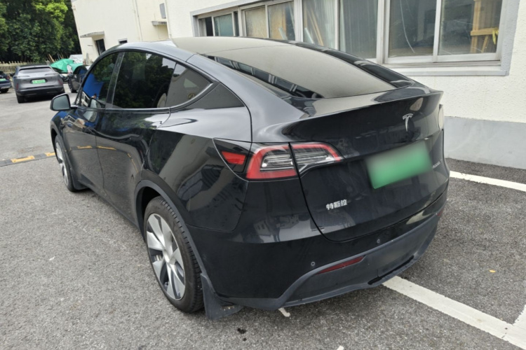 Tesla Model Y 2022 #5 Tesla Model Y 2022 car image #5