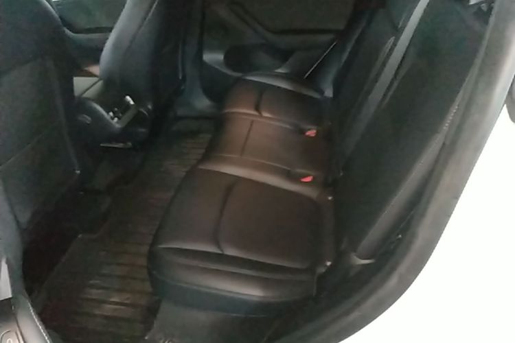 Tesla Model Y 2023 #13 Tesla Model Y 2023 car image #13
