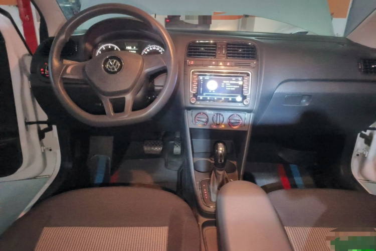 Volkswagen Polo 2019 car image #7